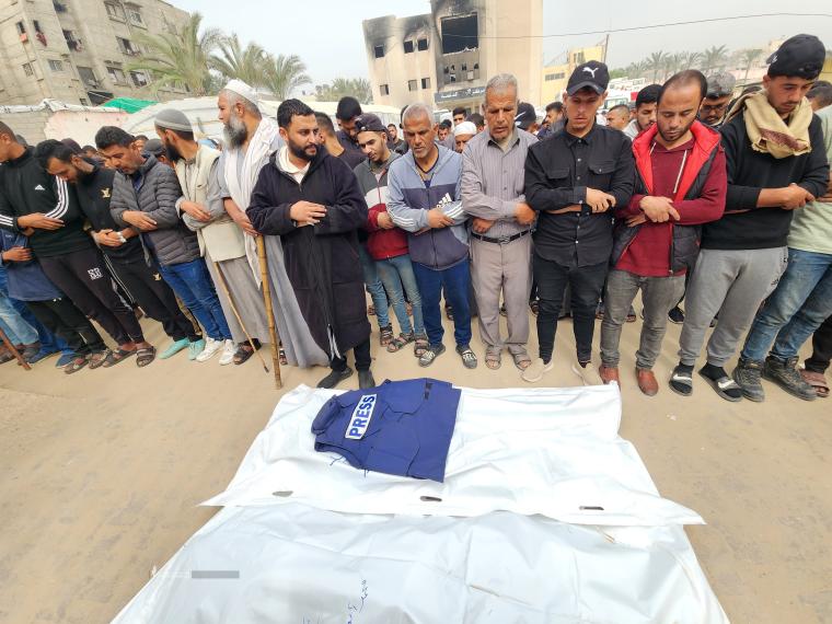 تشييع الزميل الصحفي أحمد منصور (6).jpeg