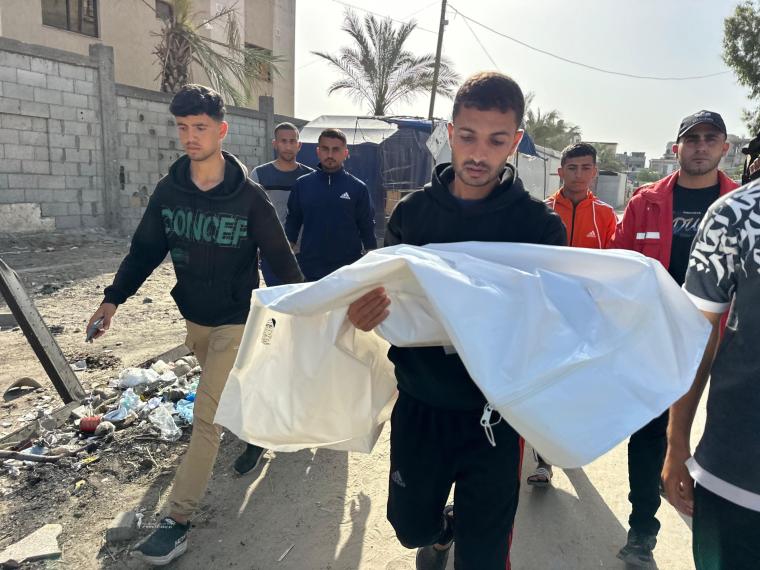 تشييع ١٠ شهداء في مدينة خان يونس ارتقوا في قصف الليلة (8).jpeg