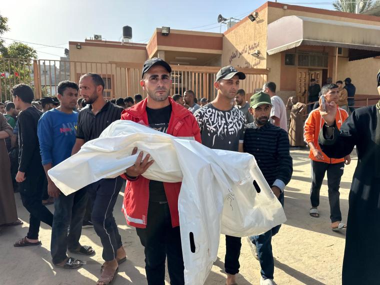 تشييع ١٠ شهداء في مدينة خان يونس ارتقوا في قصف الليلة (10).jpeg