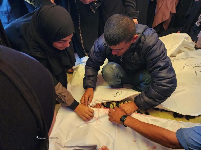 وداع كوكبة جديدة من شهداء القصف على خانيونس (8).jpeg