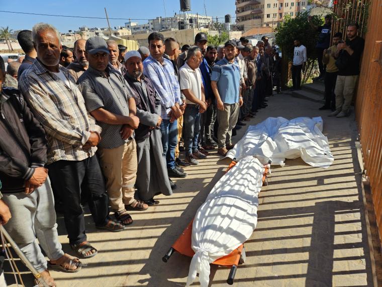تشييع شهداء مجزرة عائلة القدرة بخانيونس (7).jpeg