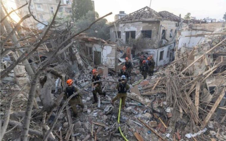 آثار الدمار الذي طال معهد وايزمان ومحيطه في مستوطنة روحوفوت وسط فلسطين المحتلة جراء قصف الإيراني  (1)