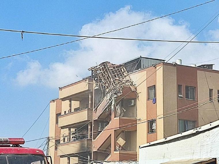 استشهداف مبنى في مستشفى ناصر