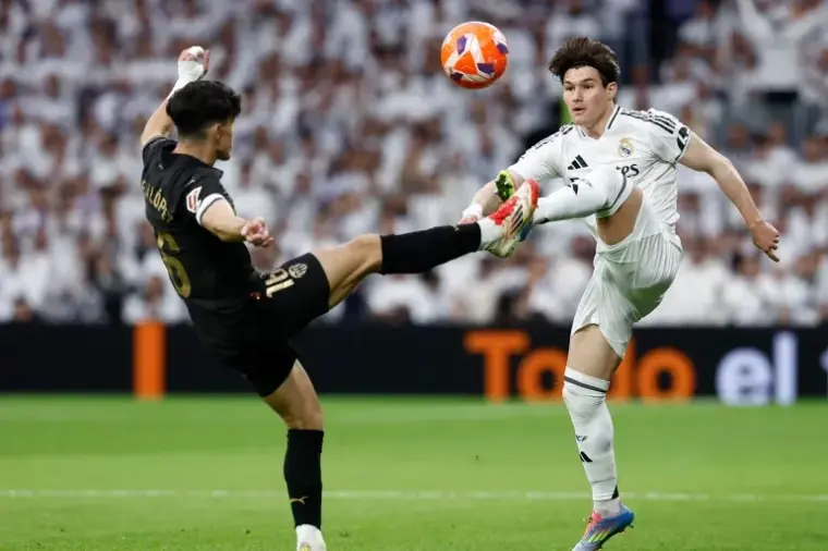 لاعبا ريال مدريد وفالنسيا
