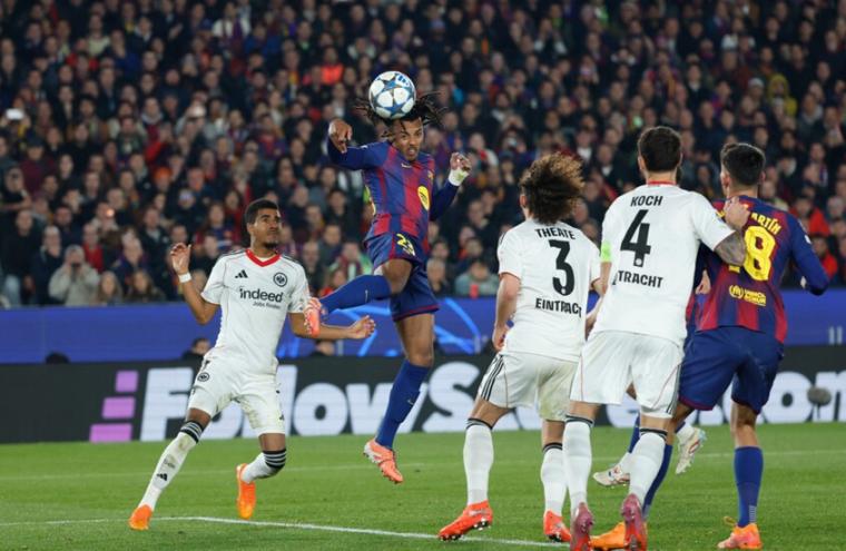 برشلونة وفرانكفورت في دوري أ[طال أوروبا
