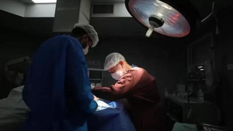 غرفة عمليات في إحدى مستشفيات قطاع غزة