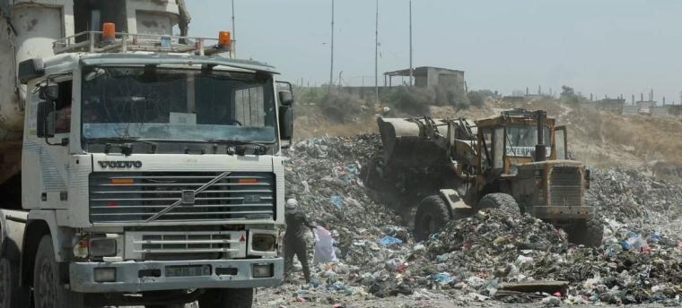 بدء ترحيل النفايات من سوق فراس