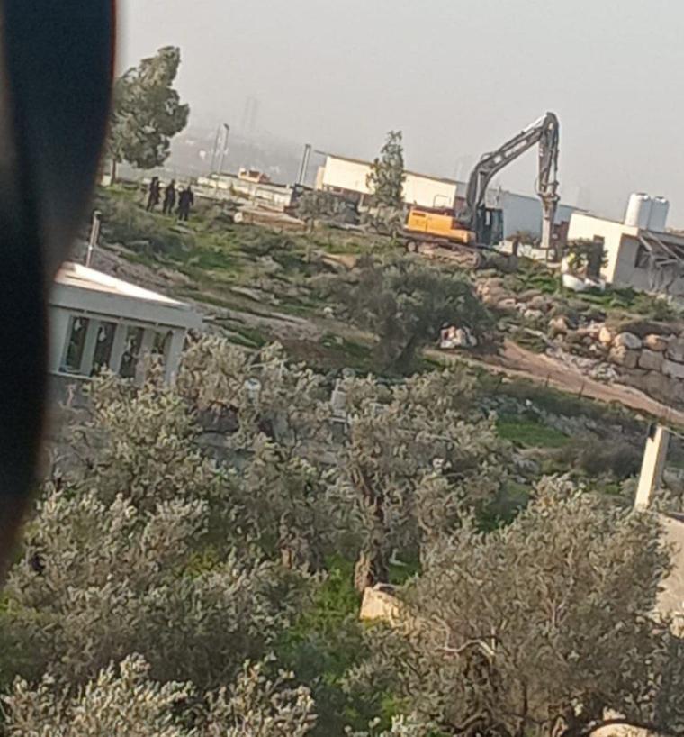 هدم منزل في العطاري