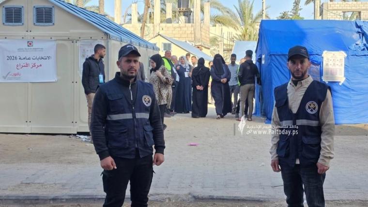 شرطة غزة تؤمن الانتخابات البلدية في دير البلح (5).jpeg