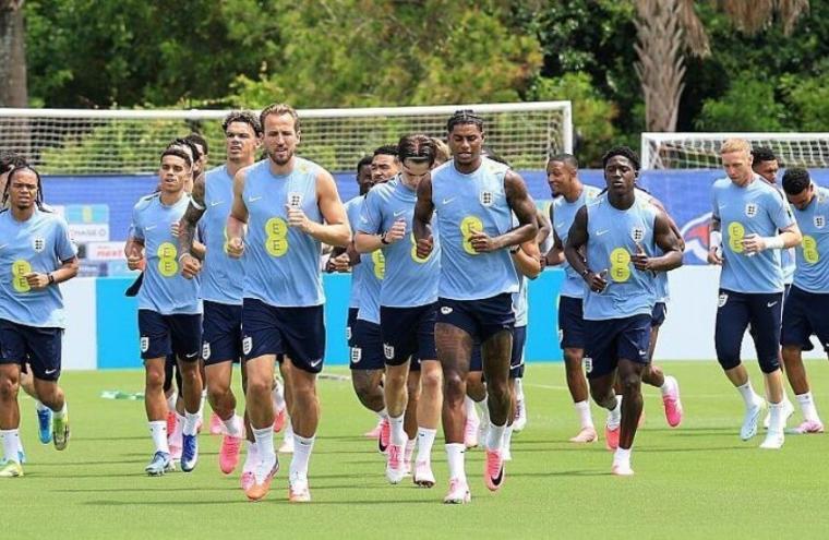 لاعبو المنتخب الانجليزي