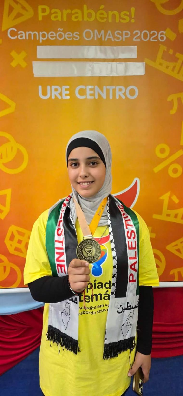 طفلة تنجو من حرب غزة تحصد الذهبية في أولمبياد الرياضيات بولاية برازيلية