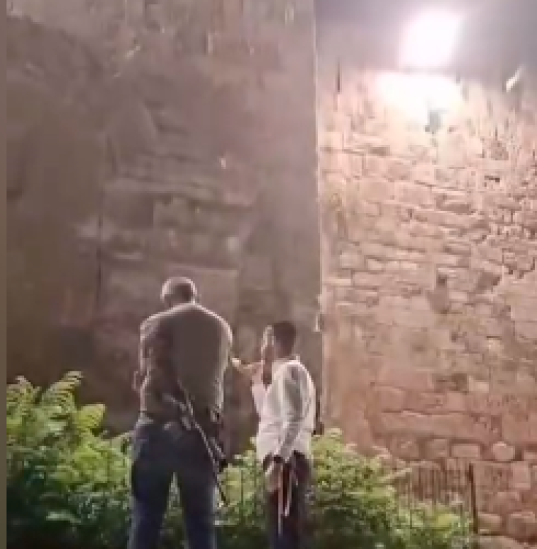 نفخ البوق داخل الاقصى