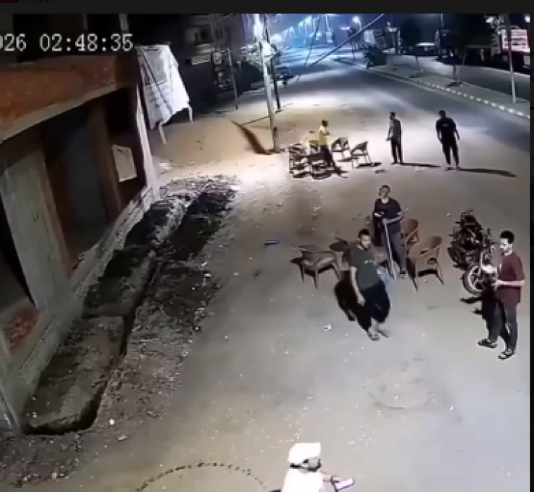 لحظة وقوع لزلزال في مصر.PNG