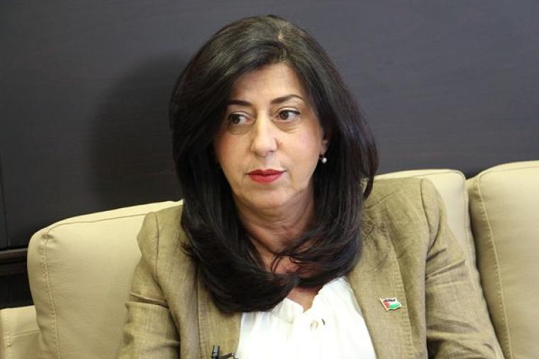 وزيرة الاقتصاد الفلسطيني عبير عودة