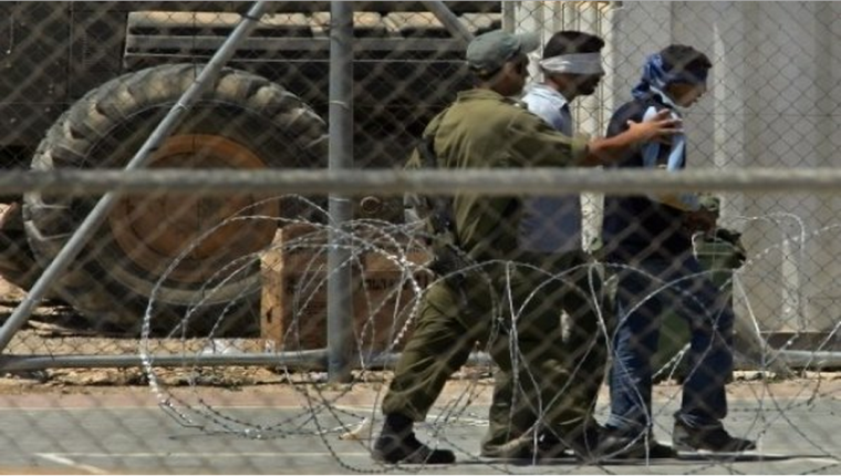 صورة أرشيفية لاعتقال فلسطينيين