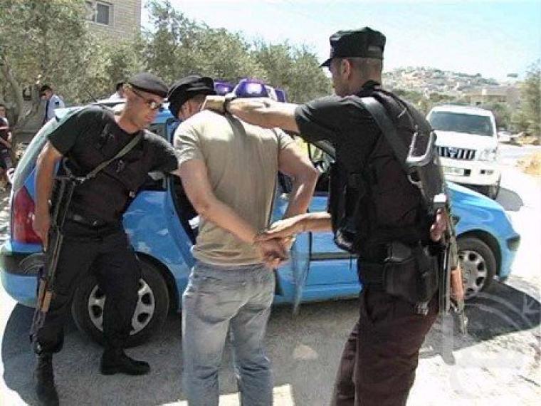 الشرطة تلقي القبض على متهم في رام الله