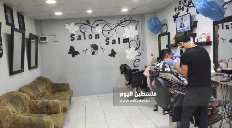 صورة من أحد صالونات الحلاقة في خان يونس