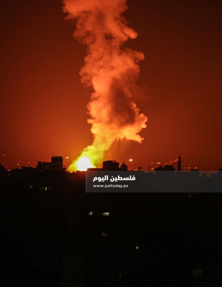 قصف اسرائيلي لمواقع المقاومة في قطاع غزة 