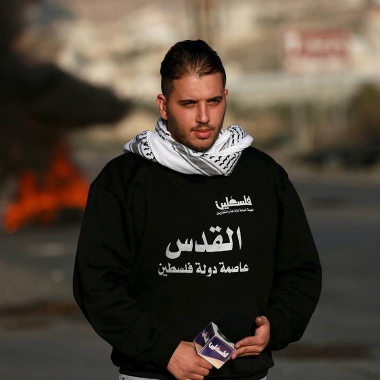 الصحفي بكر عبد الحق مراسل تلفزيون فلسطين