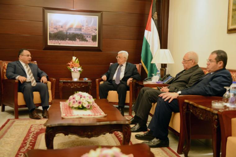 عباس والسفير المصري