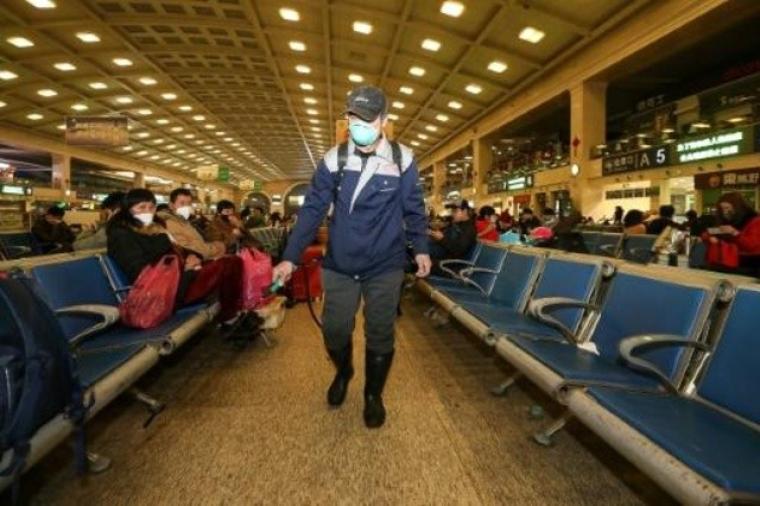 مغادرة الصين بسبب فيروس كورونا