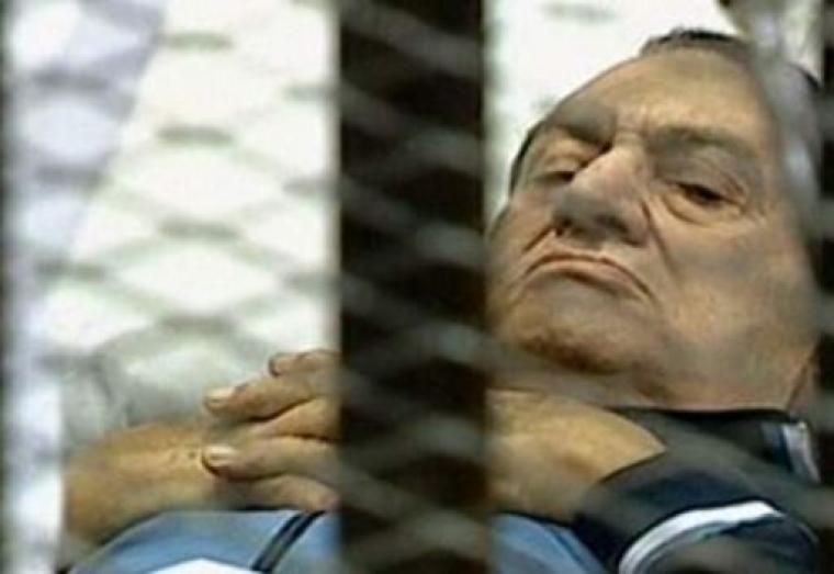 مبارك في قفص الاتهام