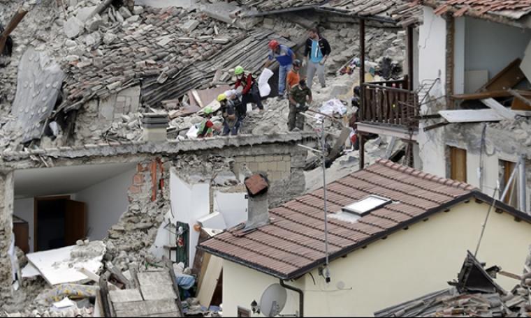 زلزال ايطاليا