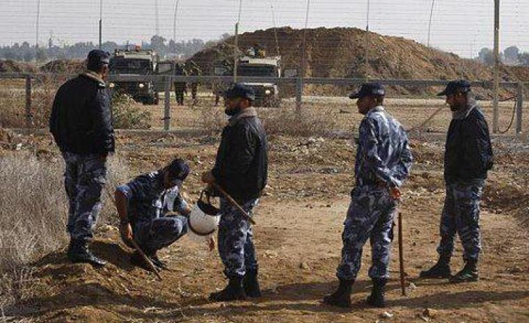 لأول مرة شرطة غزة قرب الشريط الحدودي