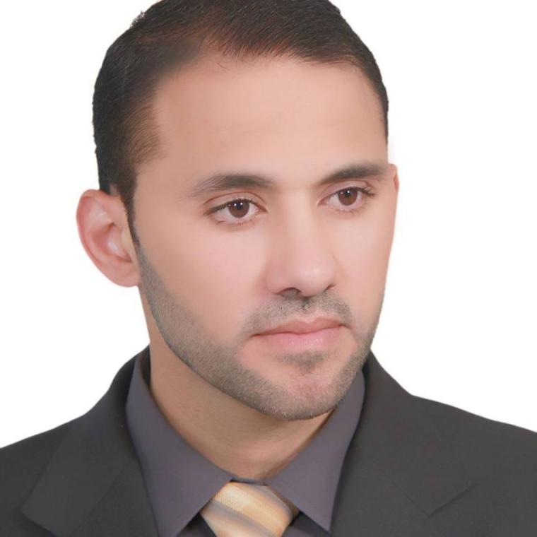الصحفي طارق أبو زيد