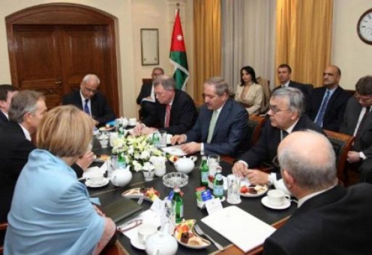 مفاوضات بين السلطة والاحتلال بالأردن