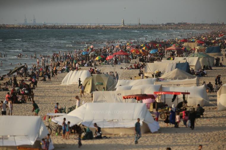 شاطئ بحر مدينة غزة 