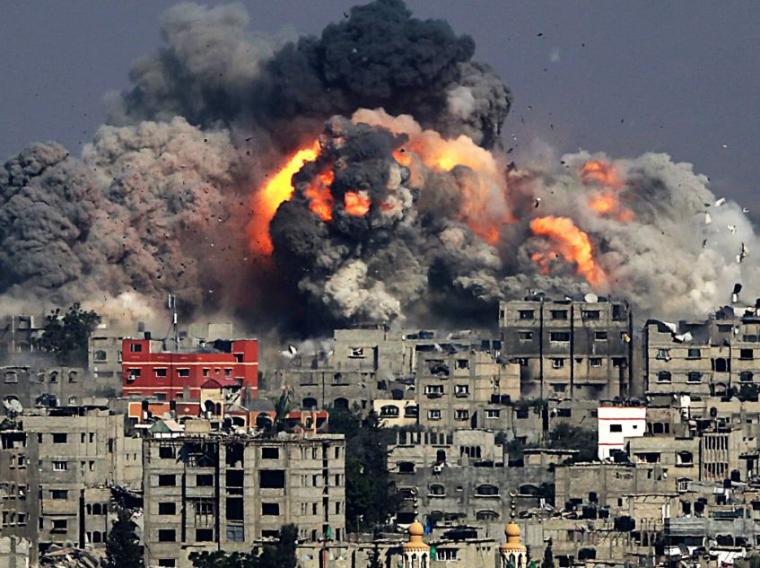 غارة اسرائيلية على غزة خلال العدوان عليها صيف 2014