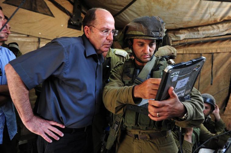 موشيه يعلون وزير جيش الاحتلال "الإسرائيلي"
