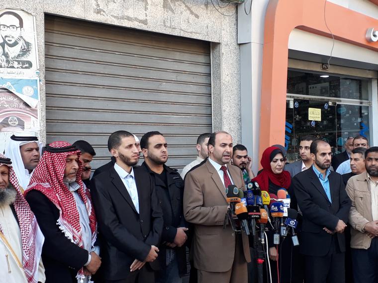 حملة موظفي غزة: تجاوز  حكومة التوافق راتب ديسمبر إعلان حرب علينا