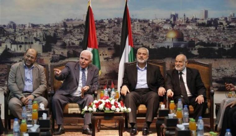 اسماعيل هنية وعزام الأحمد وموسى أبو مرزوق خلال زيارة لقطاع غزة