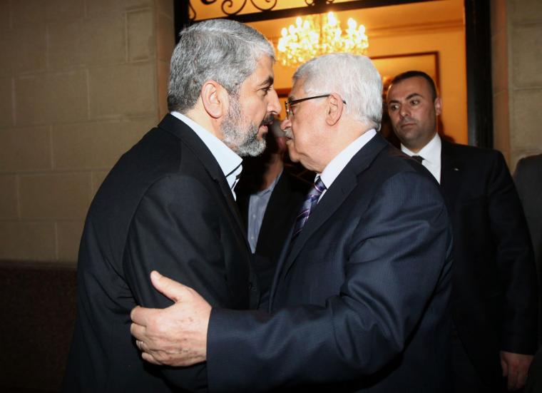 لقاء جمع الرئيس محمود عباس ورئيس المكتب السياسي لحماس خالد مشعل