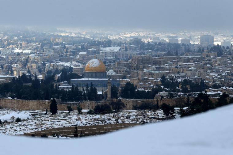 الثلوج تتساقط على القدس