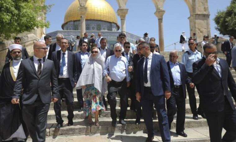 صورة خلال زيارة الرئيس التشيلي للقدس