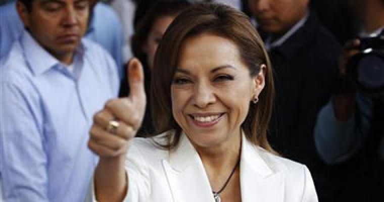 وزيرة التعليم السابقة وزعيمة الحزب بالكونجرس سابقا جوسيفينا فاسكويز موتا