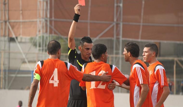 محمد صيدم يتلقى اول بطاقة حمراء في موسم 2015-2016