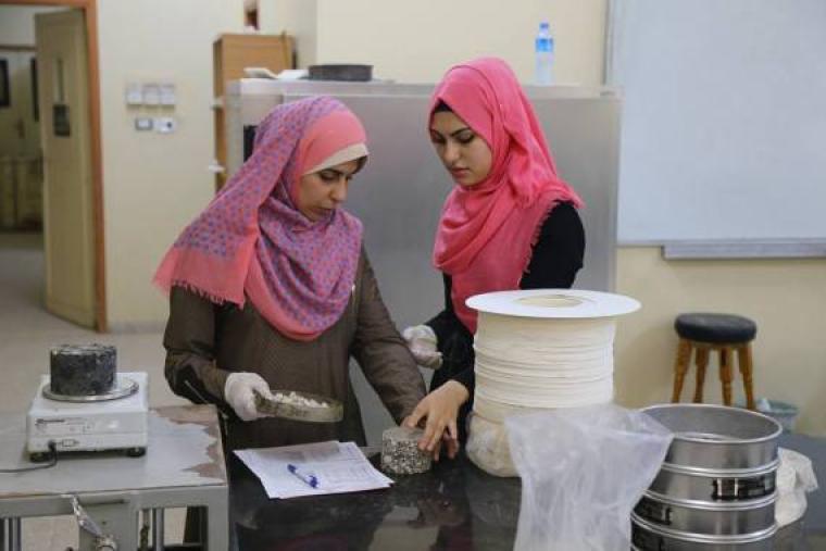طالبات الهندسـة