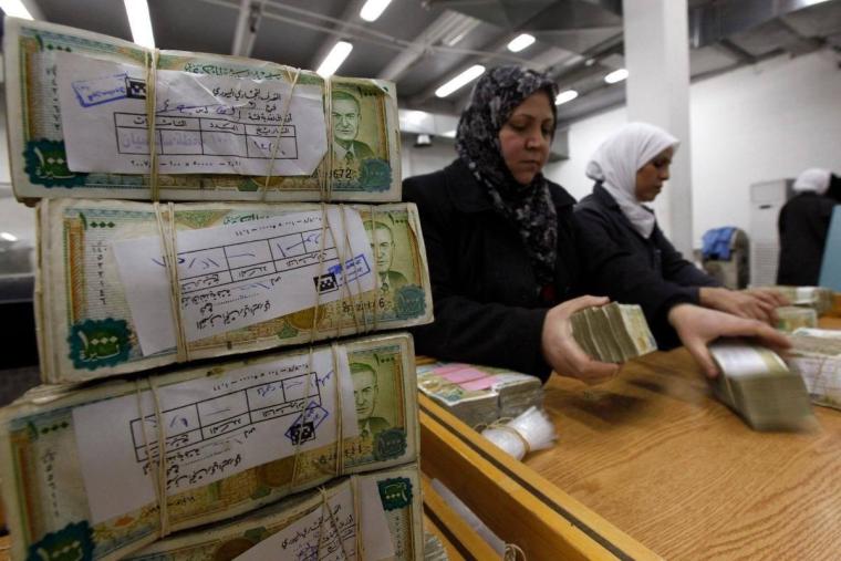هبوط فى سعر صرف الليرة السورية مقابل الدولار اليوم فى الأسواق