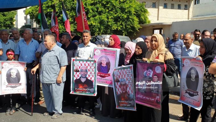 وقفة تضامنية مع الأسرى المضربين عن الطعام في سجون الاحتلال ‫(1)‬ ‫‬