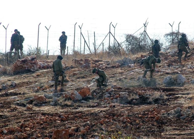 حقول الألغام الإسرائيلية على الحدود 