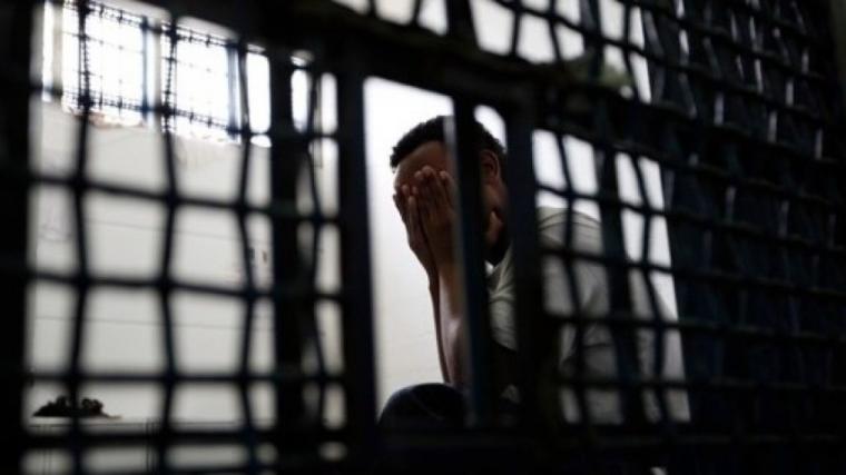طاقم الدفاع عن الشيخ صلاح يطلق مناشدة لمنع الانتهاكات التي يتعرض لها في سجون الاحتلال