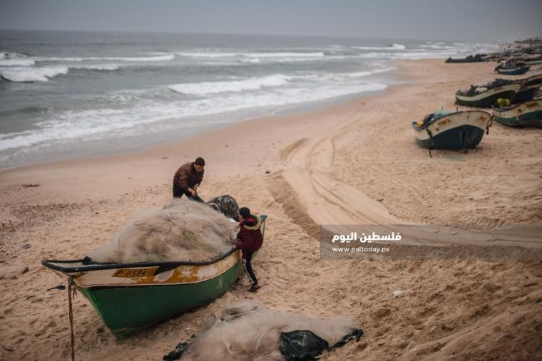 بكر ينفي إغلاق الاحتلال لبحر غزة أمام الصيادين