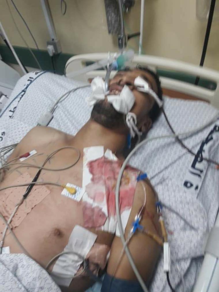 الشاب ناصر العريني يرقد في غرفة العناية المركزة في مشفى الاندونيسي