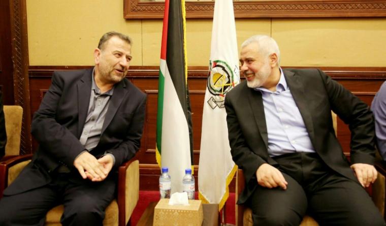 رئيس المكتب السياسي لحركة حماس اسماعيل هنية ونائبه صالح العاروري