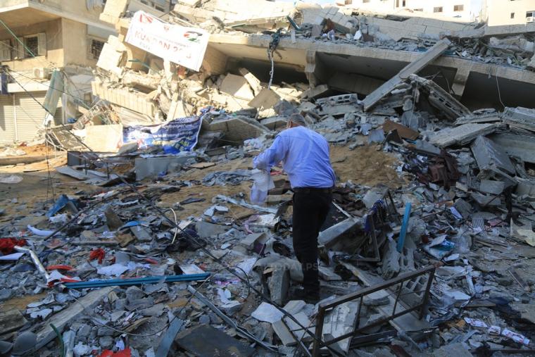 اثار القصف على المبانى السكنية بمدينة غزة ‫(38994440)‬ ‫‬.JPG