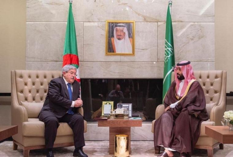 ابن سلمان لدى زيارته الجزائر